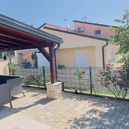 Apartment Apartman Barbariga Peroj